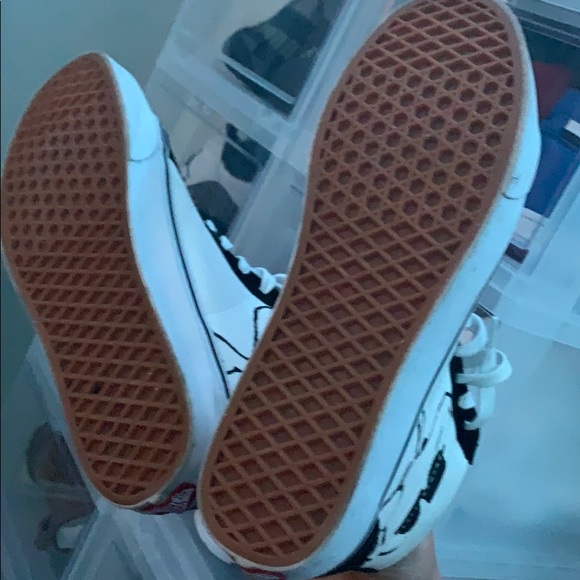 Snoopy vans - Picture 3 of 4
